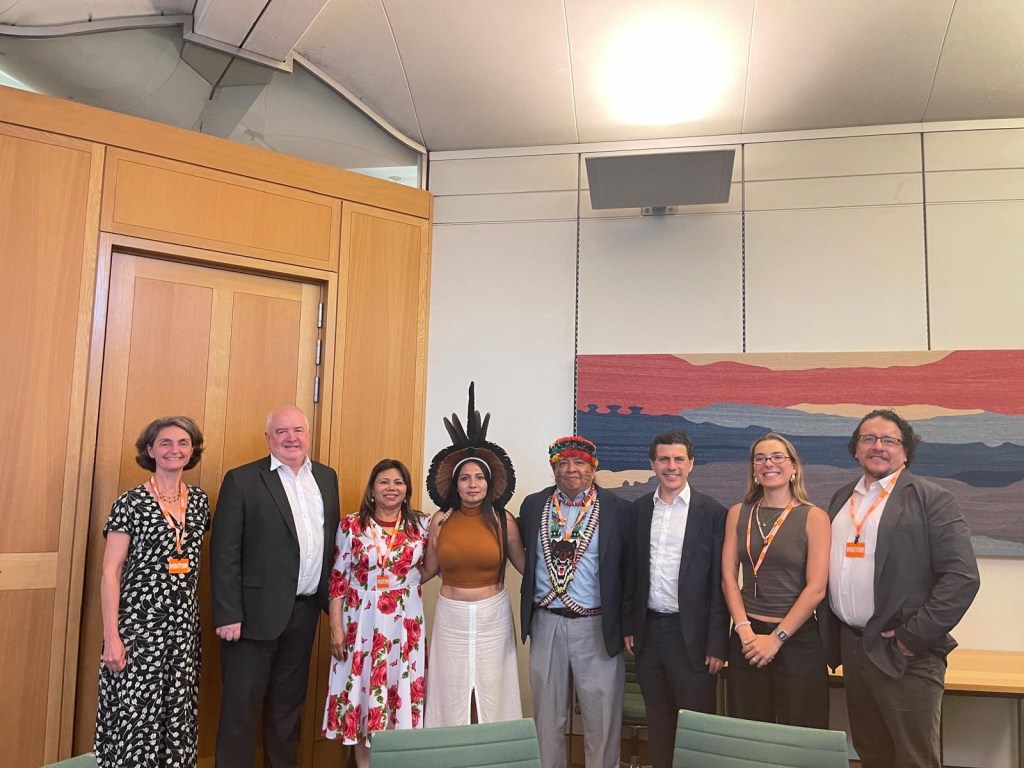 Representatives from the GATC and the NGO Forest Coalition meet with politicians in Parliament